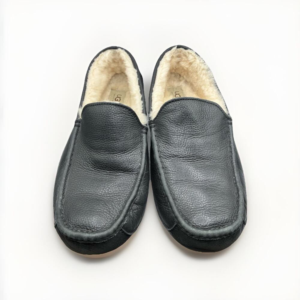 UGG Ascot Men's 11 Black Pebbled Leather Shearling Slipper Loafer 5379 EUC